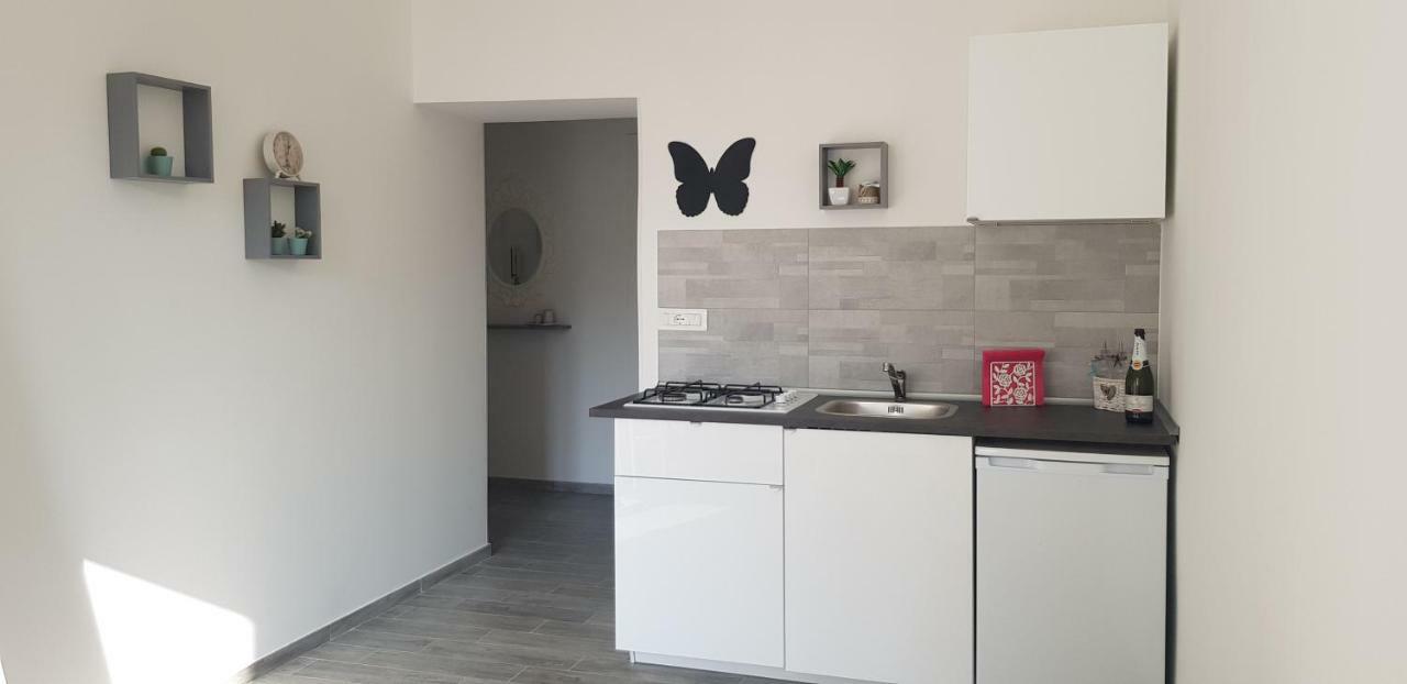 Butterfly House Bed & Breakfast ซาแลร์โน ภายนอก รูปภาพ